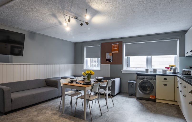 6 bed Townhouse Deluxe, Meadow Court, 13 Sciennes, Newington, Edinburgh - Image 1